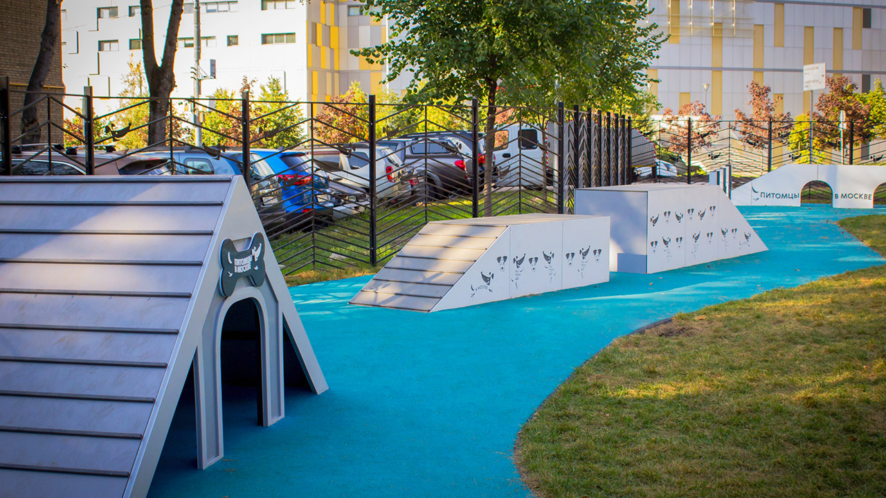 Площадка для выгула собак на 7-ой Кожуховской улице (ЮВАО, Южнопортовый)