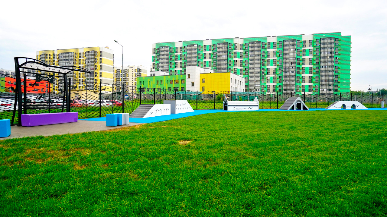 Площадка для выгула собак на Долгопрудной аллее (СВАО, Северный)